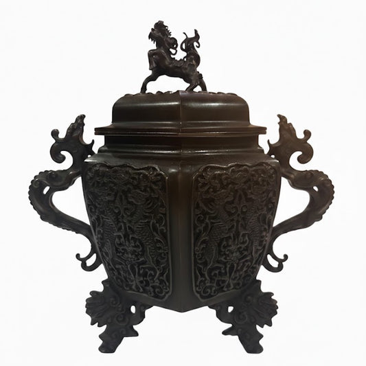 ncensario japonés de bronce Takaoka Cooper Craft con relieves detallados sobre fondo blanco.